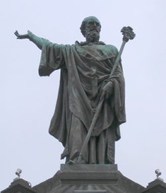 Statue d'Urbain II sur la place de la Victoire de Clermont-Ferrand